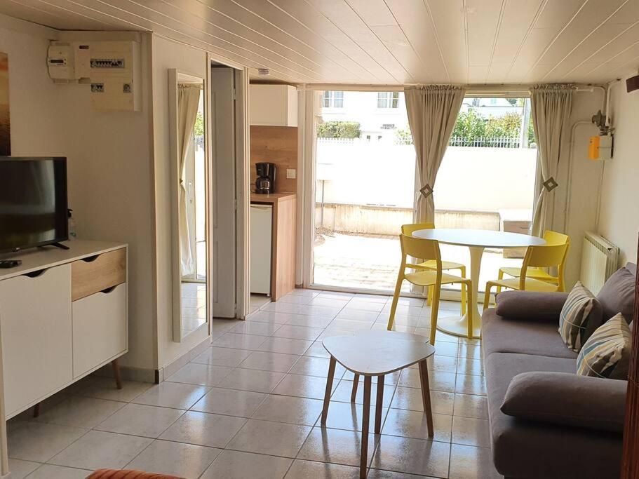 Logement Amboise Centre Avec Terrasse Privee Extérieur photo